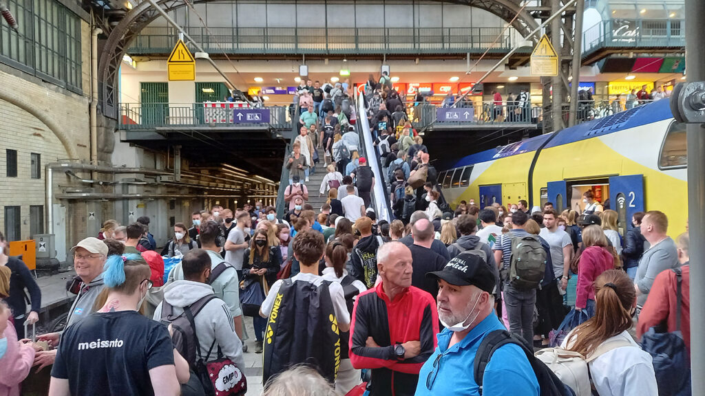 Sydpå med tog betyder i langt de fleste tilfælde et skift af tog på Hamburg Hbf